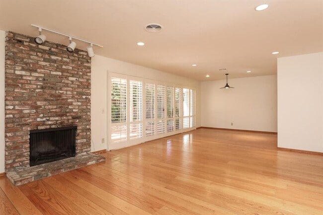4120 Donald Dr in Palo Alto, CA - Building Photo - Building Photo