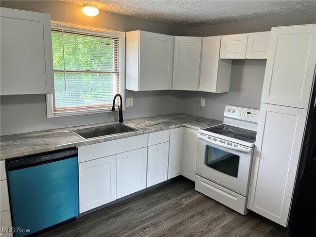 3965 Orion St NW in North Canton, OH - Building Photo - Building Photo