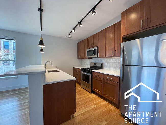 2740 N Spaulding Ave in Chicago, IL - Building Photo - Building Photo