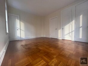 West 55th Street, Unit 5D in New York, NY - Building Photo - Building Photo