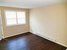 Taylor Crossing in Green Bay, WI - Building Photo