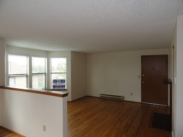 5219 S Orchard St-Unit -B in Tacoma, WA - Foto de edificio - Building Photo