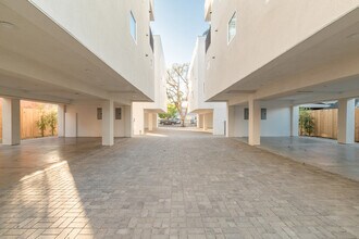 5248 1/2 Cleon Ave in Los Angeles, CA - Building Photo - Building Photo