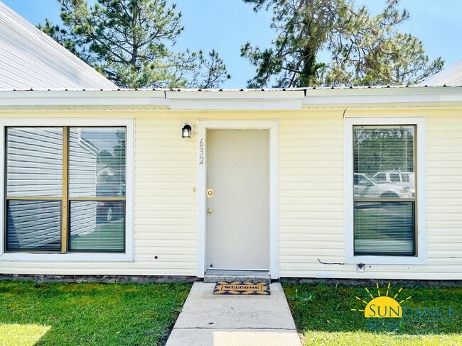 property at 632 Carnathan Ct