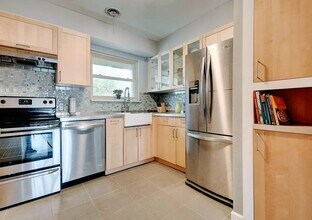 3209 Barton View Dr in Austin, TX - Building Photo - Building Photo