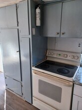 8305 McDaniel Dr in North Fort Myers, FL - Foto de edificio - Building Photo