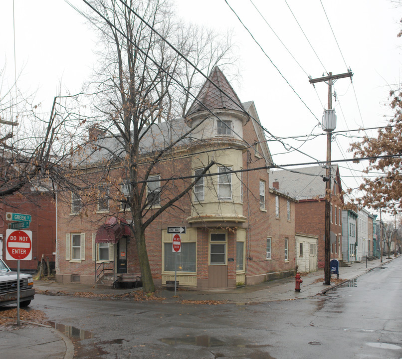 31 N College St in Schenectady, NY - Building Photo