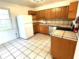 1020 Arrowhead Dr, Unit 1020 Arrowhead Drive in Oxford, OH - Building Photo