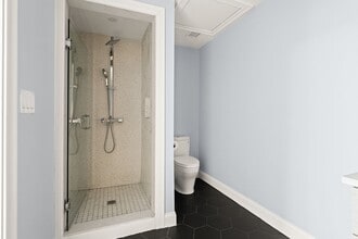 700 Harrison Ave, Unit W103 in Boston, MA - Foto de edificio - Building Photo