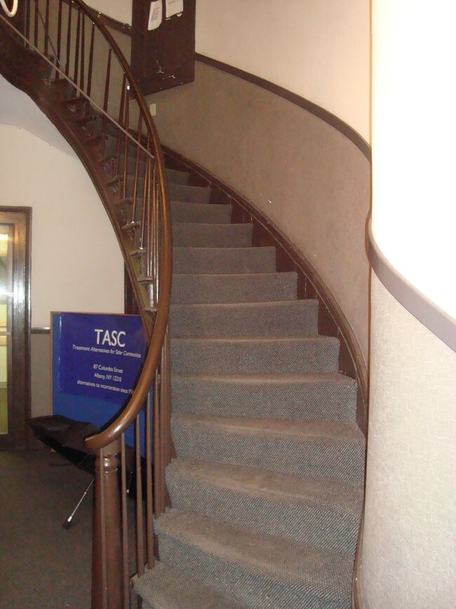 87 Columbia St in Albany, NY - Foto de edificio - Building Photo