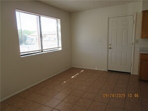 2027 Wickieup Ave in Kingman, AZ - Building Photo - Building Photo