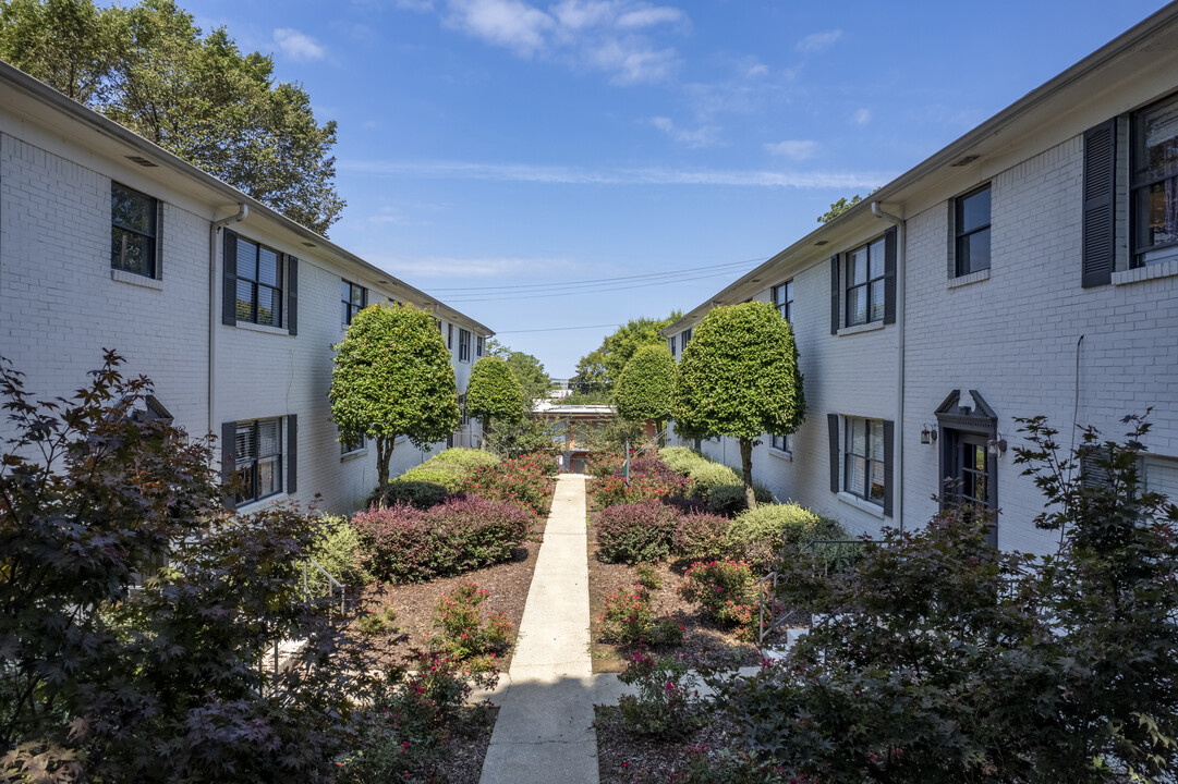 Carol Court in Birmingham, AL - Building Photo