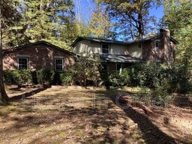 105 Campbell Dr in Flat Rock, NC - Building Photo