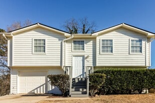 504 Cherokee Overlook Ct in Canton, GA - Building Photo