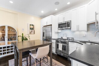 170 W Fifth St in Boston, MA - Building Photo - Building Photo