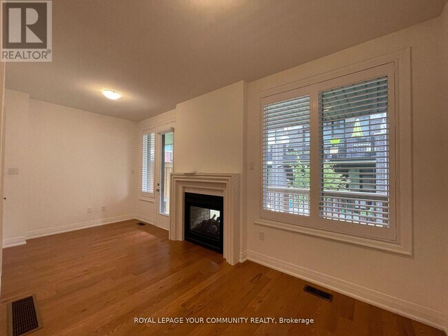 26 Banshee Ln in Richmond Hill, ON - Building Photo - Building Photo