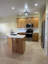 587 S Wyngate Pointe Ln in Draper, UT - Building Photo
