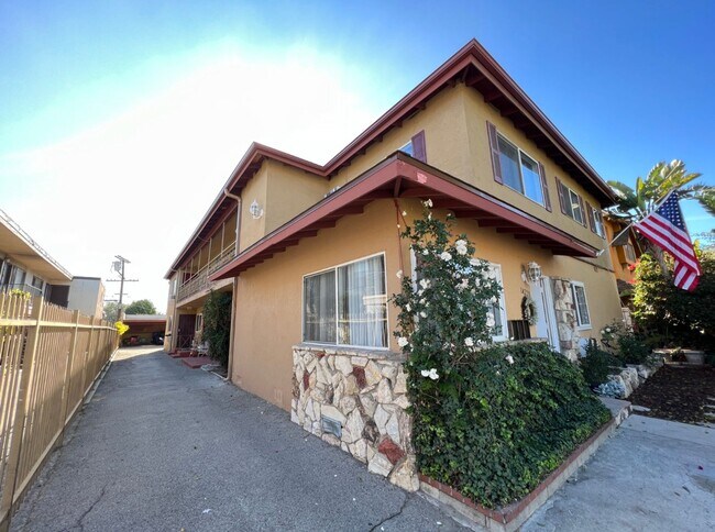 ERWIN in Van Nuys, CA - Foto de edificio - Building Photo