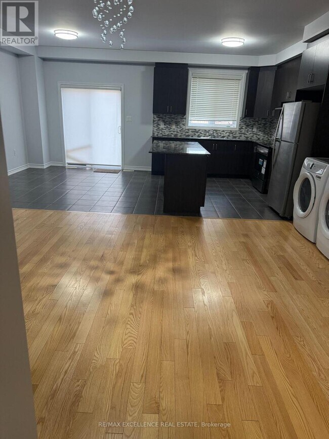 25 Sail Rd in Brampton, ON - Building Photo - Building Photo