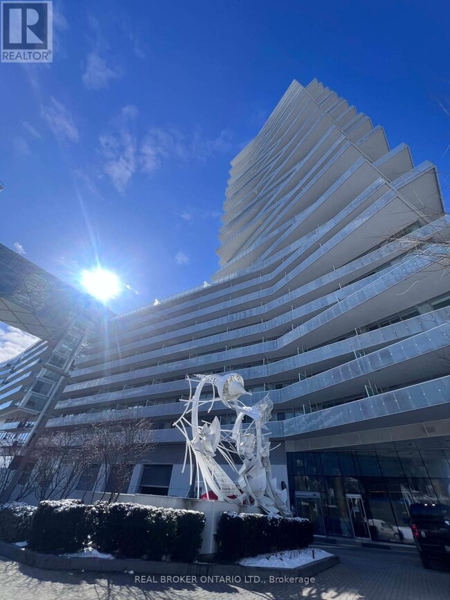 15 Queens Quay E in Toronto, ON - Building Photo - Building Photo