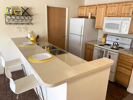 Arboretum Apartments in Kalamazoo, MI - Building Photo