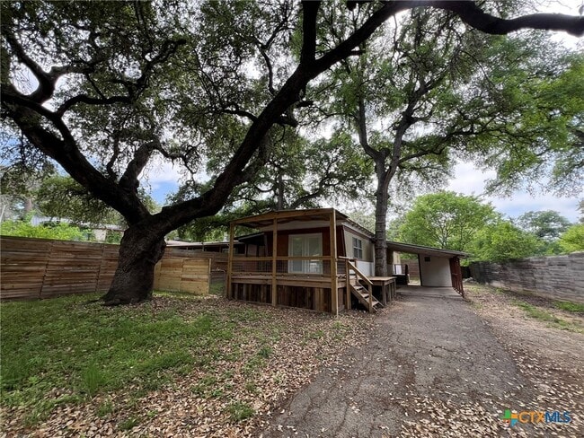144 Deer Ln in New Braunfels, TX - Building Photo - Building Photo