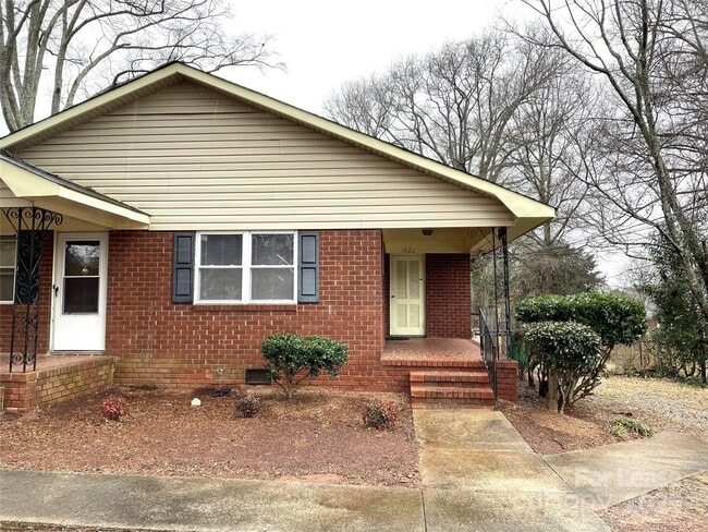 property at 1522 Browns Ave