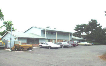 Cornell Apartments in Hillsboro, OR - Building Photo - Building Photo