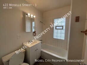 422 Moselle St in Buffalo, NY - Building Photo - Building Photo
