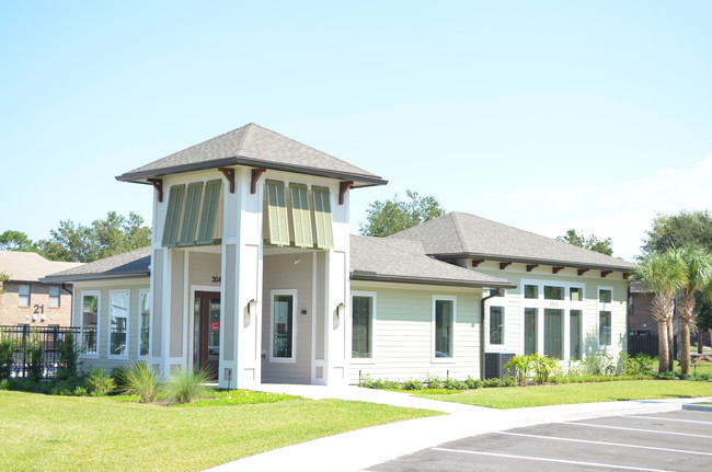 Townhomes at Maverick Trails in Orange Park, FL - Foto de edificio - Building Photo