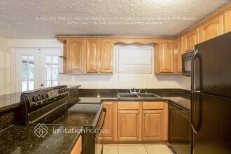 11811 Roselawn Ave in Seffner, FL - Foto de edificio - Building Photo