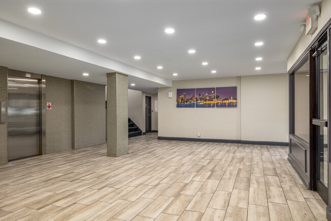 Fairview Arms Apartments in Philadelphia, PA - Building Photo - Lobby