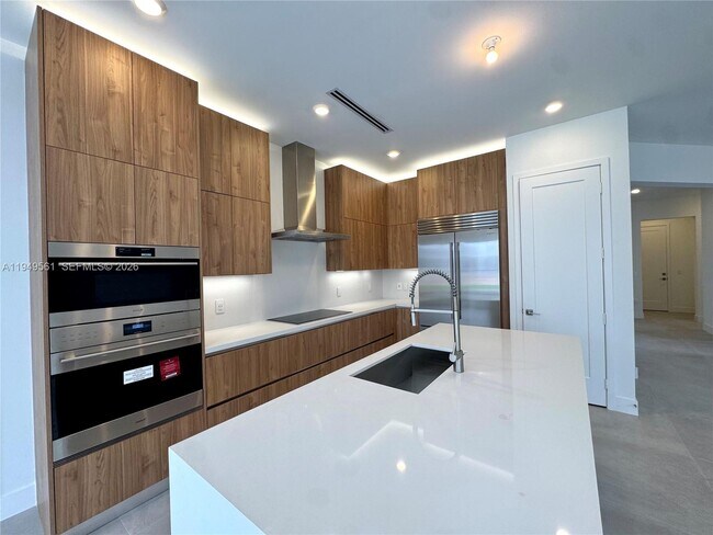 19749 NE 16th Pl in Miami, FL - Building Photo - Building Photo