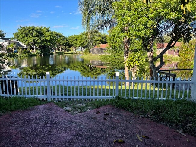 3816 SW 68th Way in Miramar, FL - Building Photo - Building Photo