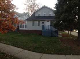 133 Curry Ave, Unit 2 in Royal Oak, MI - Building Photo