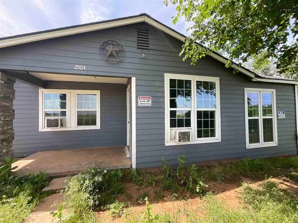 2504 Jasper St in Wichita Falls, TX - Building Photo