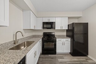 The Winds at Poplar Creek in Schaumburg, IL - Building Photo