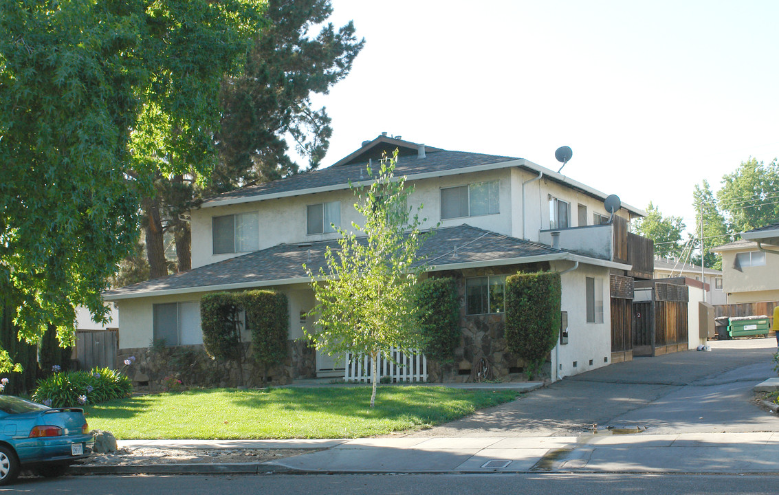 182 Echo Ave in Campbell, CA - Foto de edificio