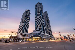 8 Interchange Wy in Vaughan, ON - Building Photo