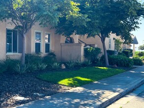 2310 Briar Creek Way in Lompoc, CA - Building Photo - Building Photo