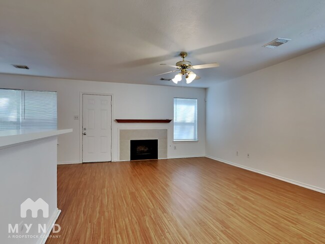 130 S Walden Elms Cir in Spring, TX - Building Photo - Building Photo