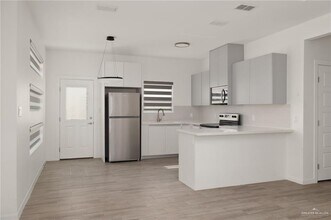 11 E Campeche St in Alton, TX - Building Photo - Building Photo
