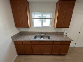 204 W Verdugo Ave in Burbank, CA - Building Photo