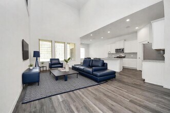 501 Newcomb Holw Dr in Conroe, TX - Building Photo - Building Photo