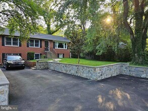 6513 Old Dominion Dr in McLean, VA - Building Photo - Building Photo