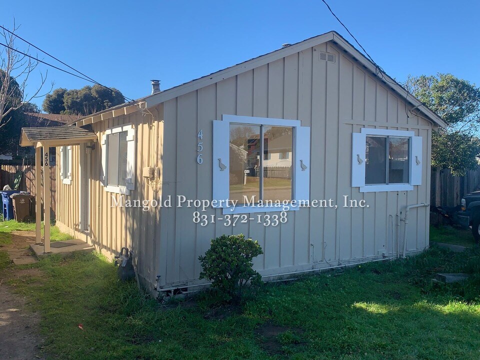 456 Hannon Ave in Monterey, CA - Building Photo