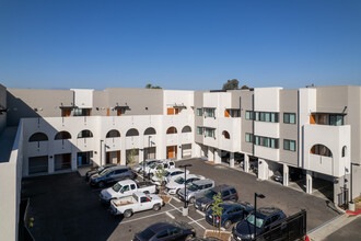 Las Haciendas Apartments in Temecula, CA - Building Photo - Building Photo