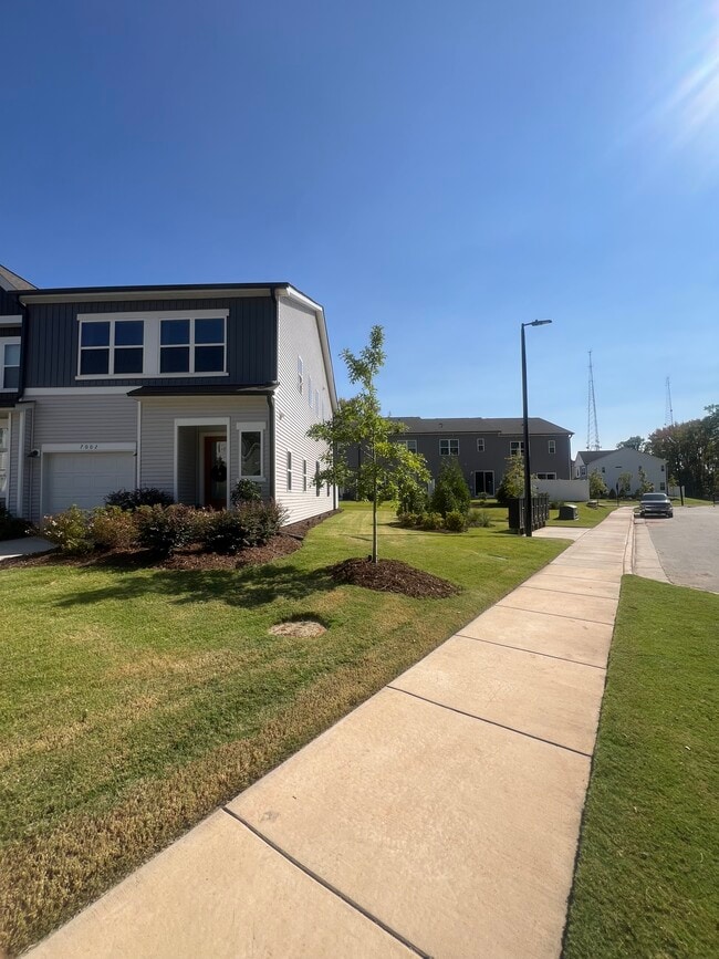 7002 Fairmile Run in Charlotte, NC - Building Photo - Building Photo