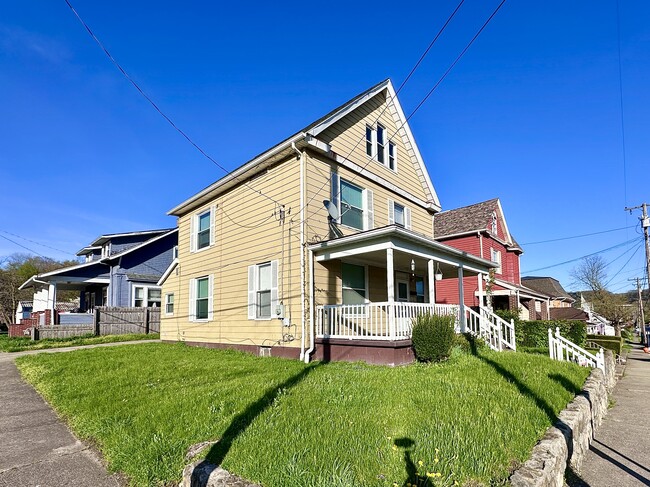 316 W Madison Ave in New Castle, PA - Building Photo - Building Photo