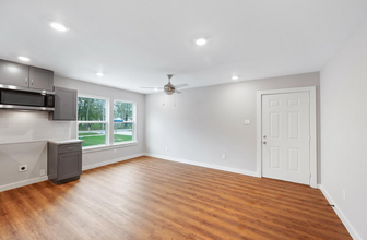 8217 Crestview Dr, Unit A in Houston, TX - Building Photo - Building Photo